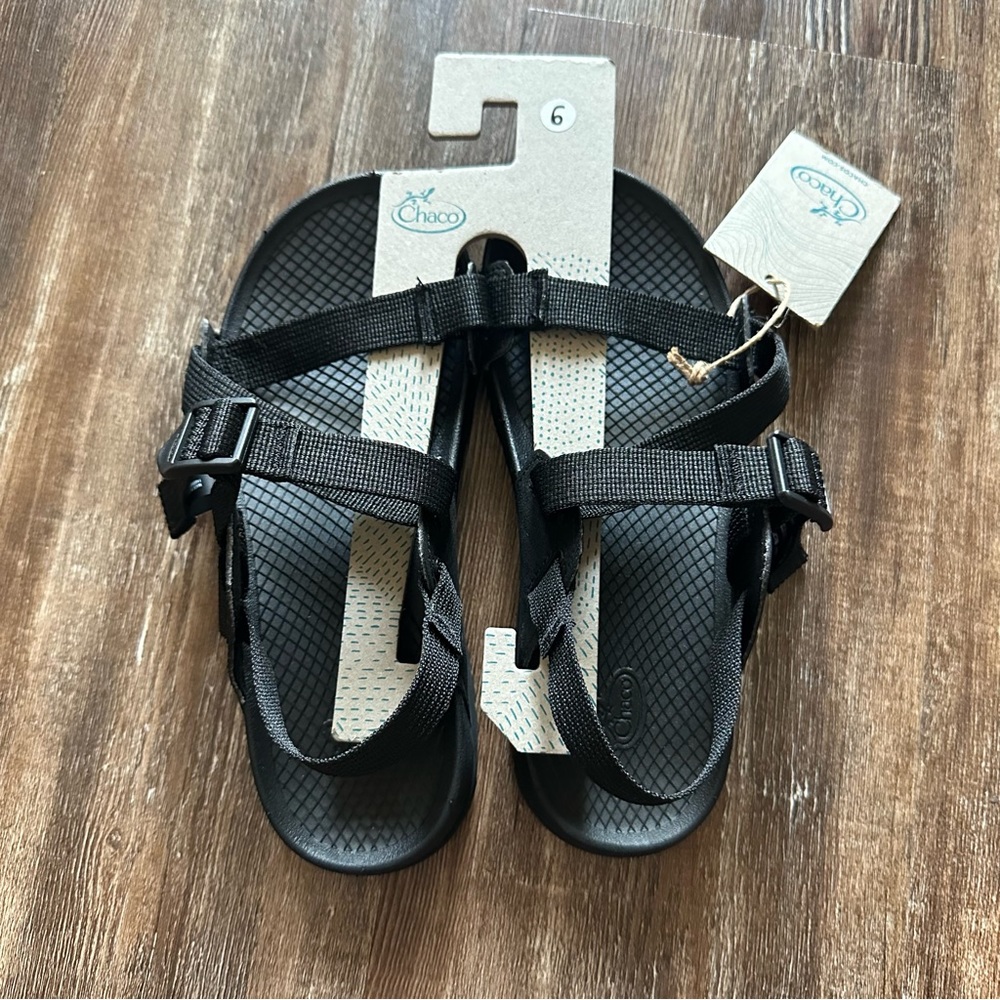 NWT! Women’s Chaco Lowdown Sandal Black Size 6